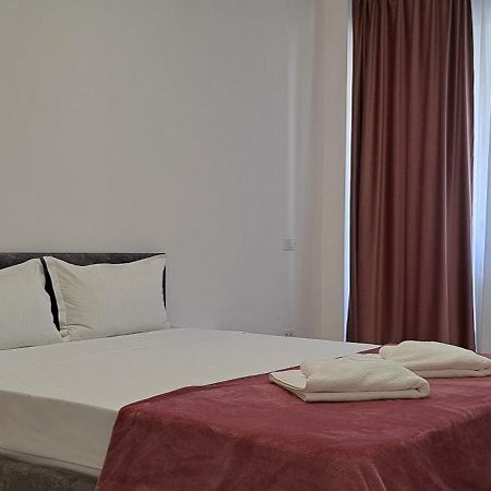 Relax Home Apartment Q Iasi Buitenkant foto