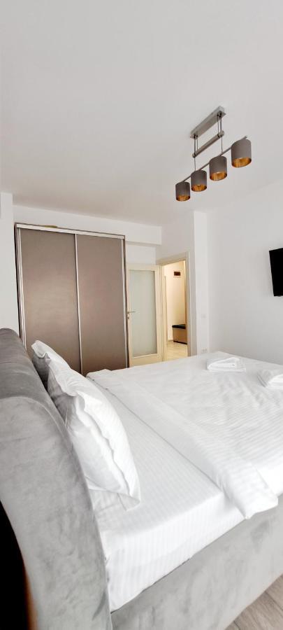 Relax Home Apartment Q Iasi Buitenkant foto