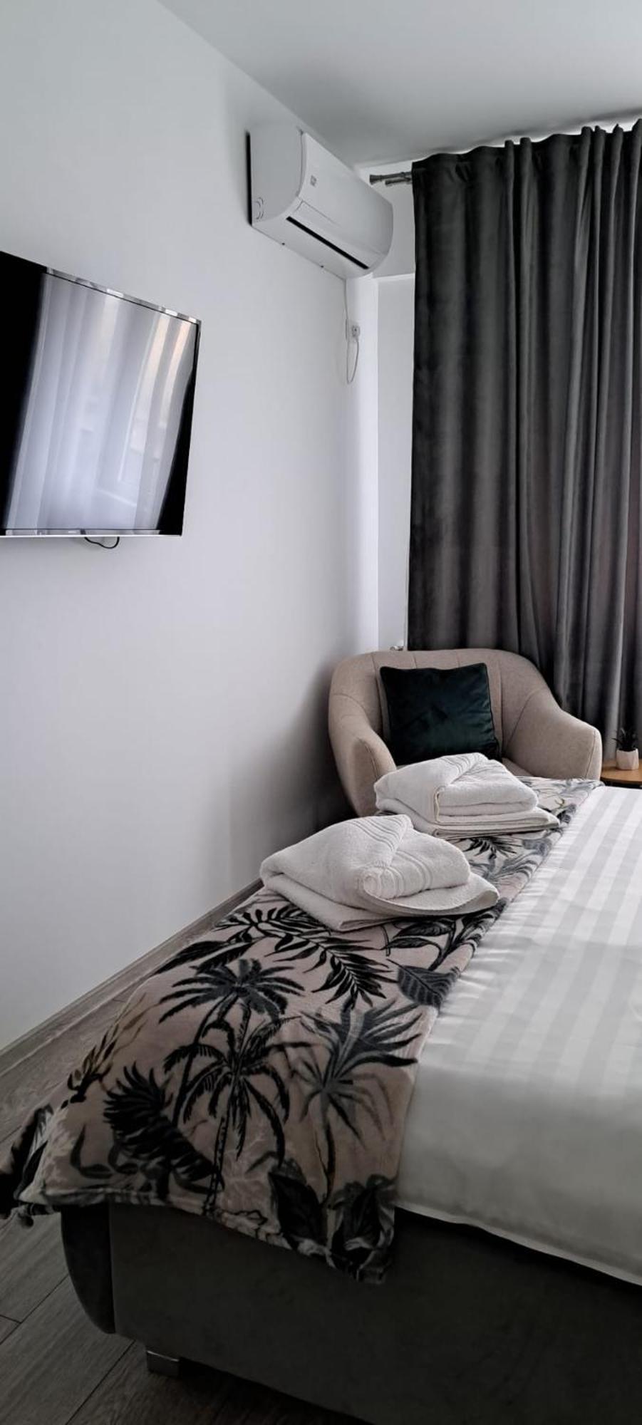 Relax Home Apartment Q Iasi Buitenkant foto